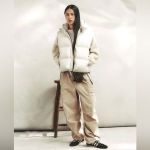 ARITZIA The Mega Puff Vest, Pearl, Size Small, NWT.